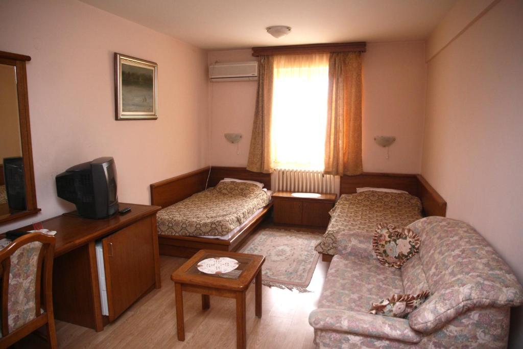 Garni Hotel Pbg Subotica Oda fotoğraf