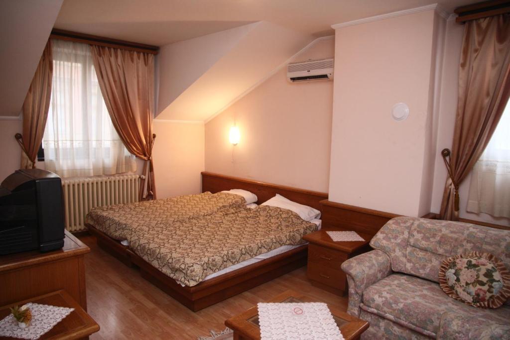 Garni Hotel Pbg Subotica Oda fotoğraf