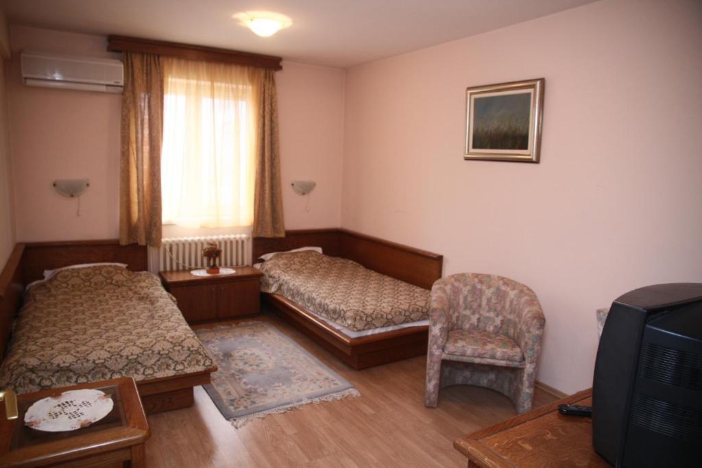Garni Hotel Pbg Subotica Oda fotoğraf
