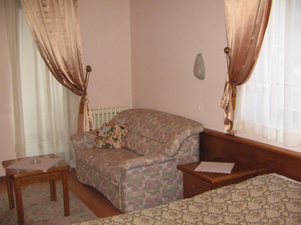 Garni Hotel Pbg Subotica Oda fotoğraf